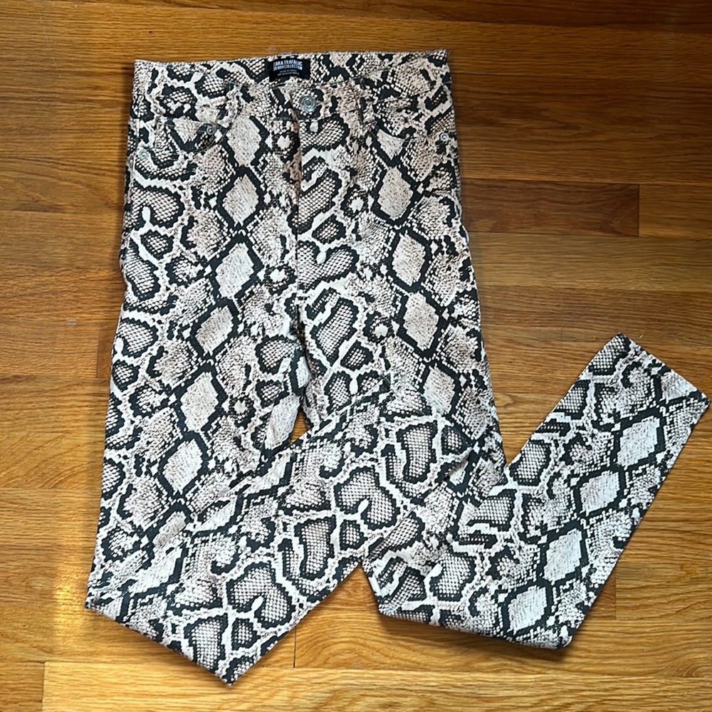 Zara Trafaluc  Denim Collection - snake print size USA 06